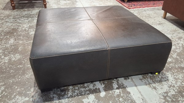 Lot 115 - DOMO OTTOMAN