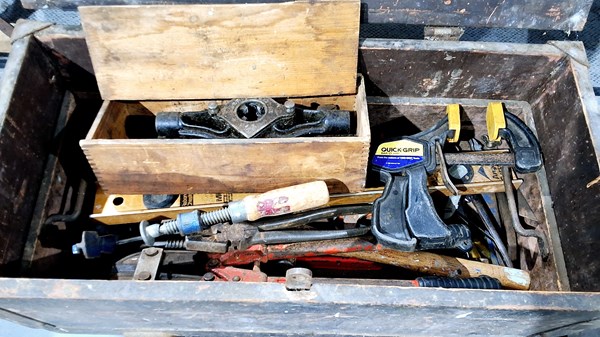 Lot 303 - TOOL CHEST AND TOOLS