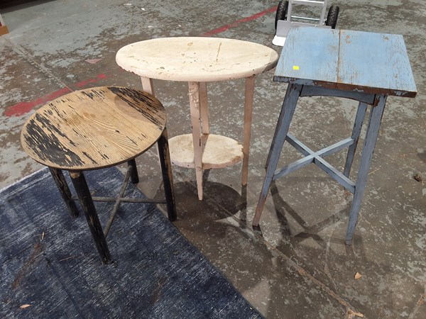 Lot 53 - TABLES