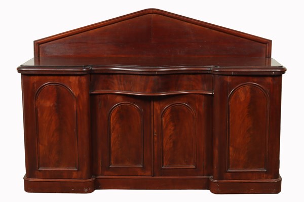 Lot 105 - MAHOGANY SIDEBOARD