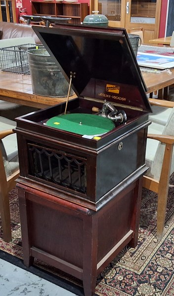 Lot 99 - GRAMOPHONE