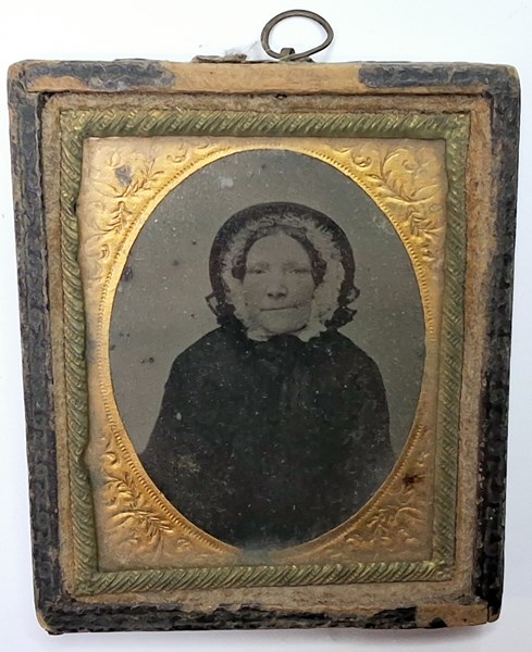 Lot 1048 - AMBROTYPE