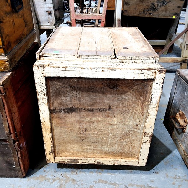 Lot 305 - MEAT SAFE