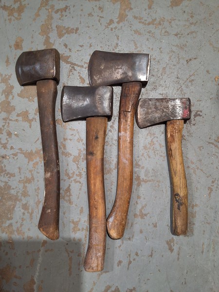 Lot 255 - HATCHETS