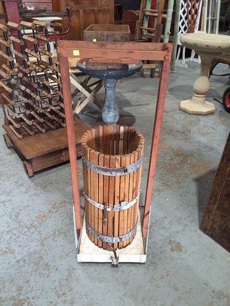 Lot 494 - WINE PRESS