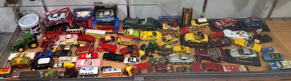 Lot 1407 - COLLECTABLE CARS