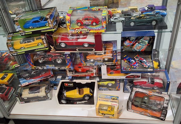 Lot 1391 - COLLECTABLE CARS