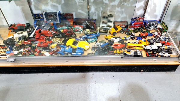 Lot 1400 - COLLECTABLE VEHICLES