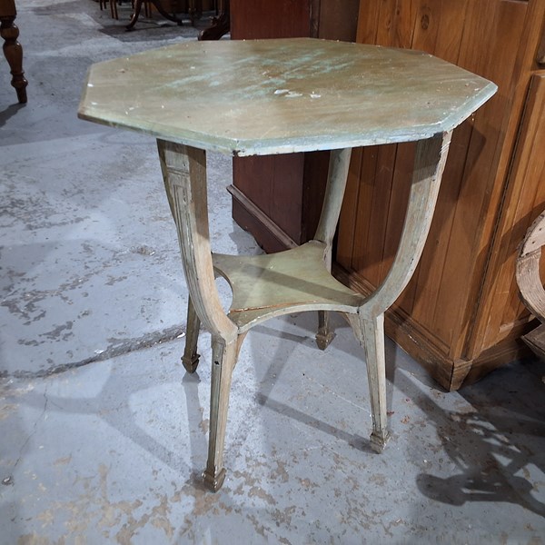 Lot 306 - OCCASIONAL TABLE