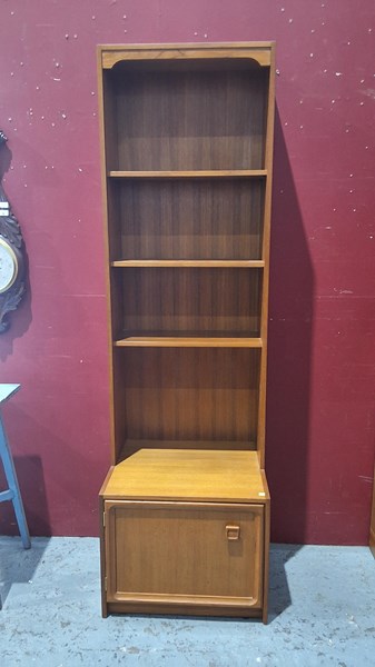 Lot 75 - BOOKSHELF