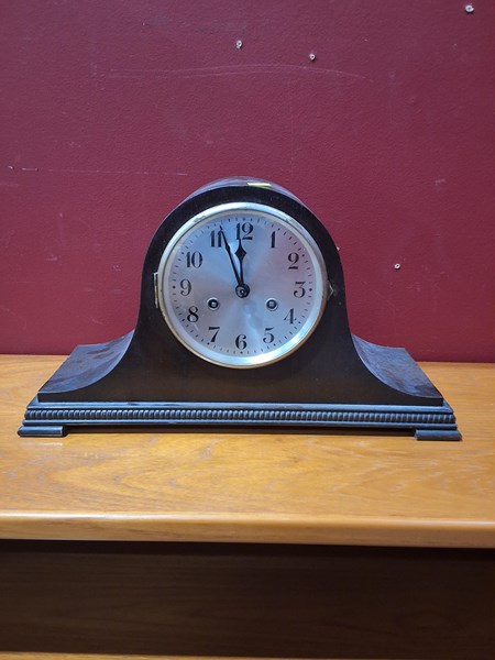 Lot 45 - CLOCK