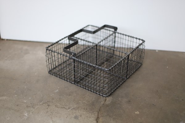 Lot 81 - CARRY BASKET