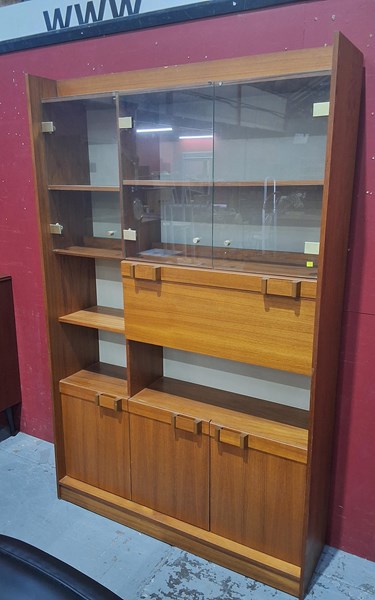 Lot 43 - WALL UNIT