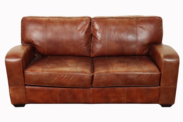 Lot 15 - LEATHER LOUNGE