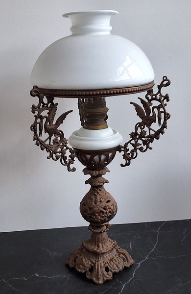 Lot 1378 - KEROSENE LAMP