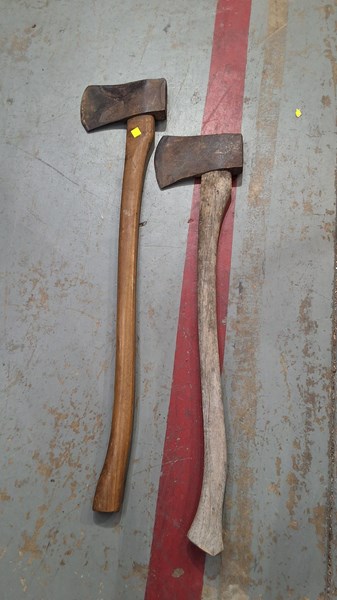 Lot 239 - AXES