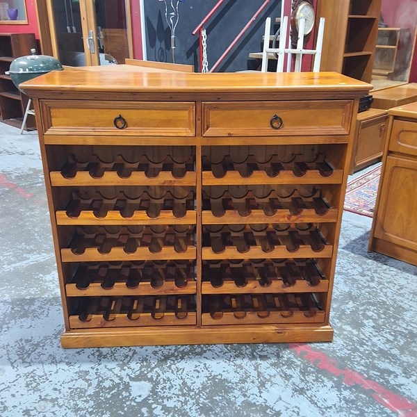 Lot 109 - WINE RACK