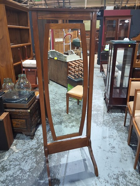 Lot 132 - CHEVAL MIRROR