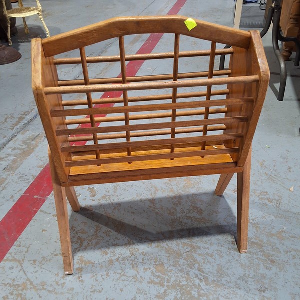 Lot 87 - MAGAZINE RACK