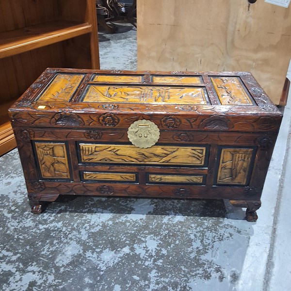 Lot 97 - CAMPHORWOOD TRUNK