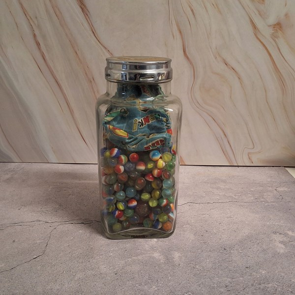 Lot 1307 - VINTAGE MARBLES