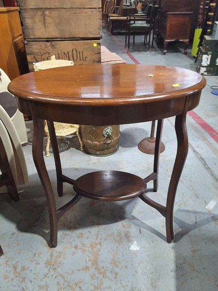 Lot 398 - LAMP TABLE