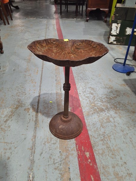 Lot 244 - BIRDBATH