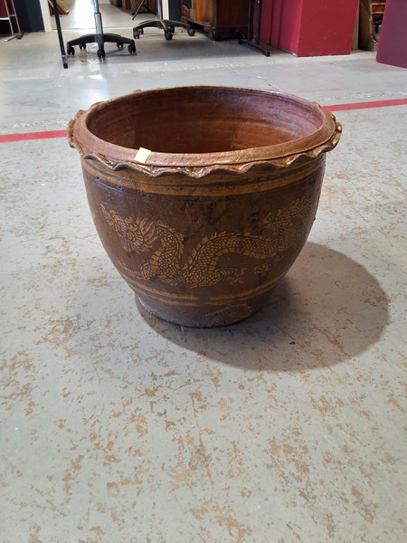 Lot 421 - PLANT POT