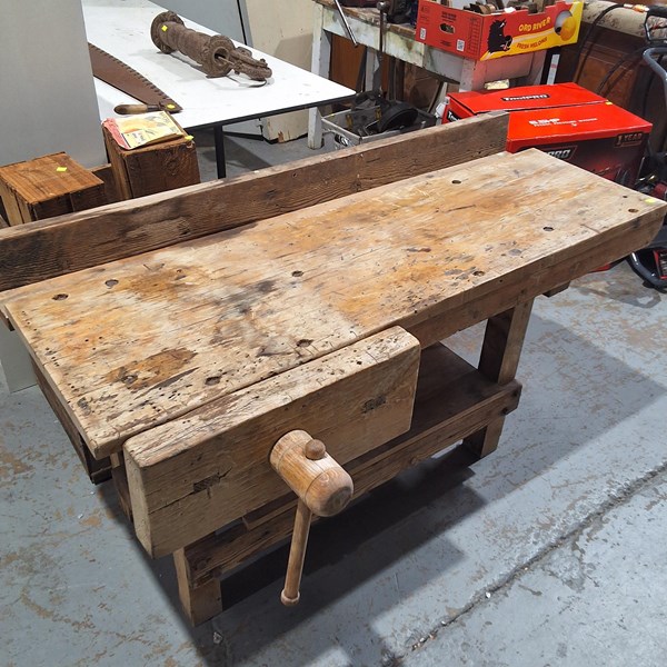 Lot 503 - WORKBENCH