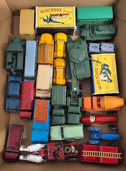 Lot 1073 - TOY CARS