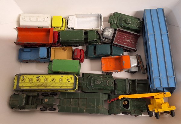 Lot 1076 - TOY CARS