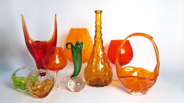 Lot 1154 - MID-CENTURY GLASSWARE