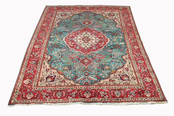 Lot 119 - PERSIAN RUG