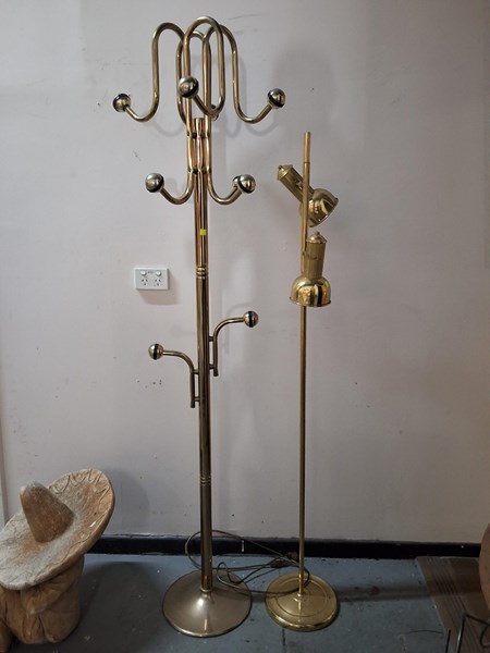 Lot 431 - LAMP & COAT RACK