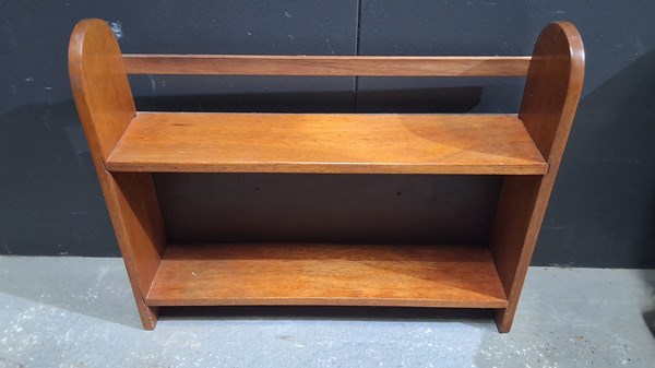 Lot 392 - PETITE SHELF