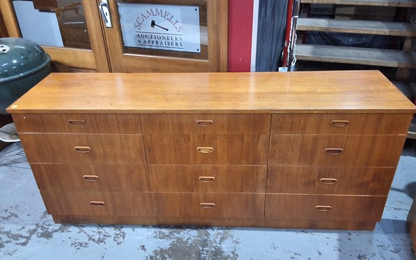 Lot 87 - CHEST OF DRAWRRS