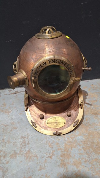 Lot 40 - DIVERS HELMET