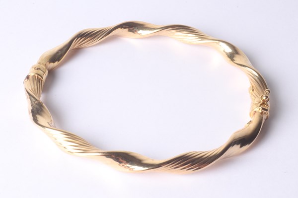 Lot 1011 - BANGLE