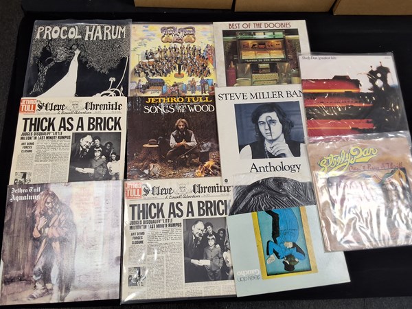 Lot 1160 - VINYL RECORDS