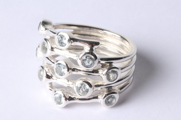 Lot 1012 - SILVER RING