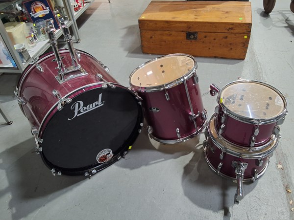 Lot 386 - DRUMS