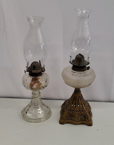 Lot 1409 - KEROSENE LAMPS