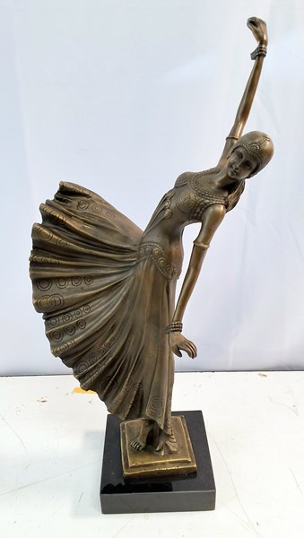 Lot 1314 - BRONZE STATUE