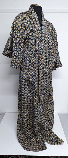 Lot 1368 - YUKATA AND MANNEQUIN