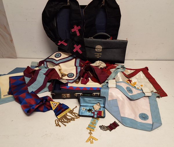 Lot 1350 - LODGE REGALIA