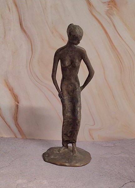 Lot 1319 - FEMALE FIGURE