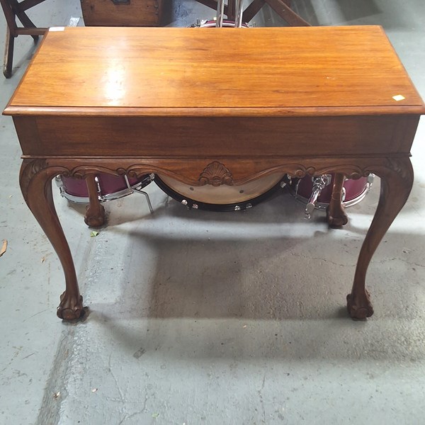 Lot 387 - CONSOLE TABLE