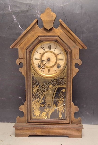 Lot 1658 - COTTAGE CLOCK