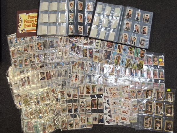 Lot 1585 - COLLECTORS CARDS