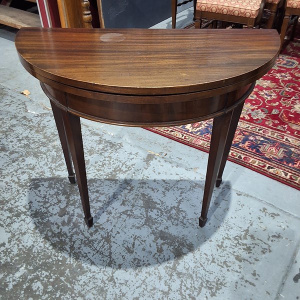 Lot 36 - GAMES TABLE